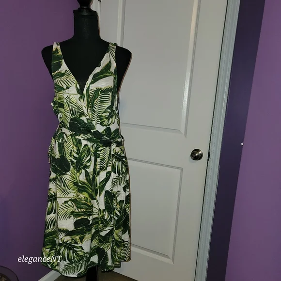 H & M Safari  style  faux-wrap Sleeveless Dress Sz: Large  NWT - Picture 12 of 12
